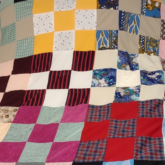 Vintage quilt size 104/86 inches - Picture 5 of 6